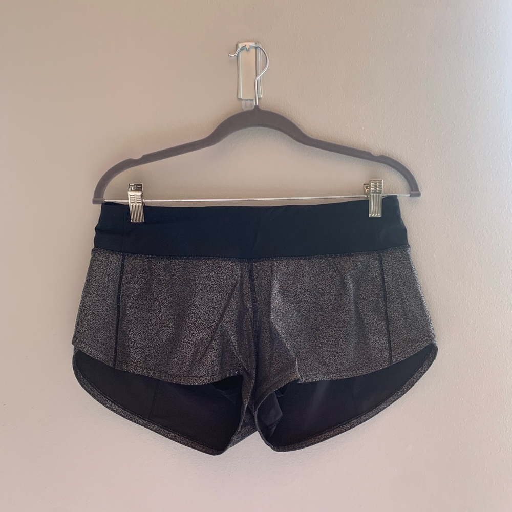 Lululemon Speed Up Shorts Low Rise 2.5" Luminosity
Foil Print Black Silver - Picture 6 of 8